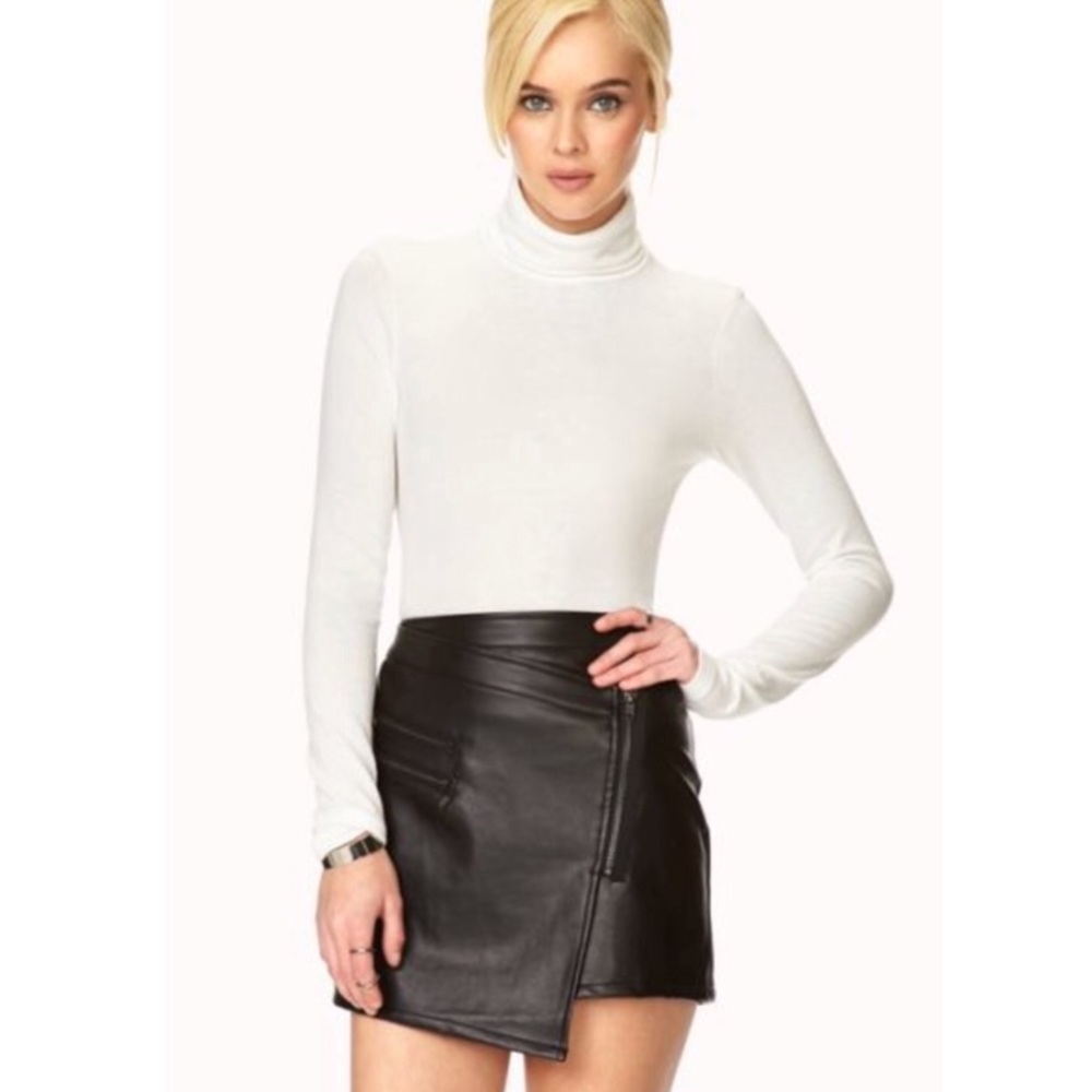 BASIC Off White Ribbed Turtleneck